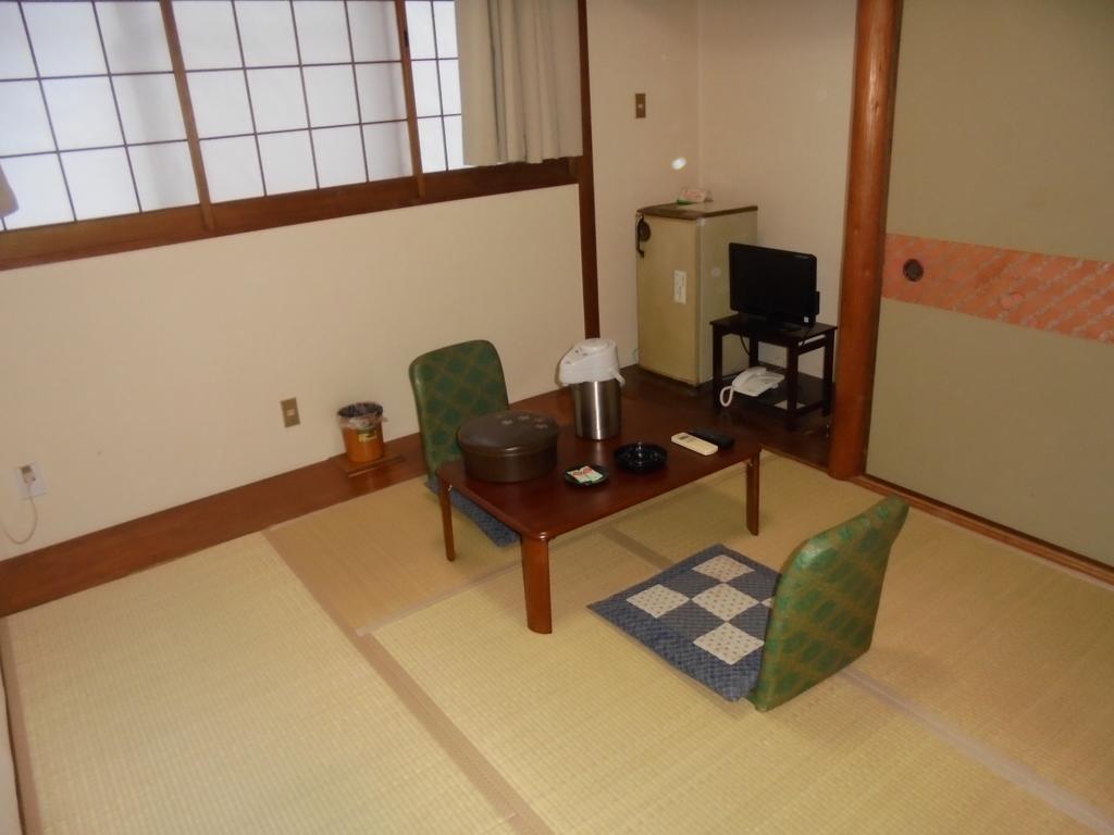 Yoshino Ryokan Осака Екстериор снимка